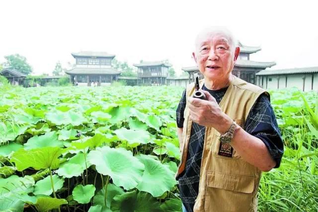 黄永玉：93岁，照样开跑车的鬼才老头