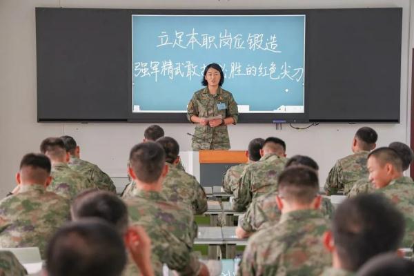 这个女排长，一年两立三等功！