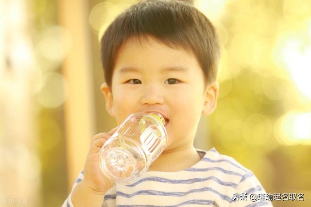 独特好听，朝气蓬勃的男孩名，年轻父母也很喜欢哦