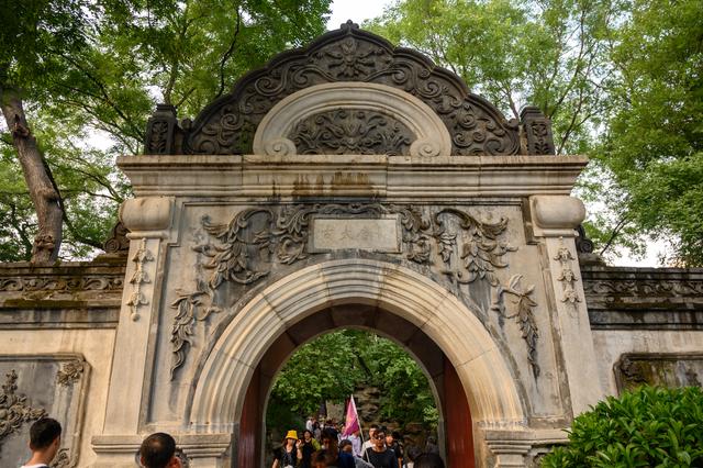 探秘北京恭王府，清代规模最大的王府花园，府邸建制堪比北京故宫