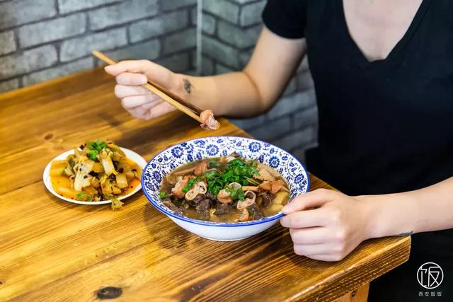 这家西安店里的是什么黑暗料理，饿死我都不吃一口...真香