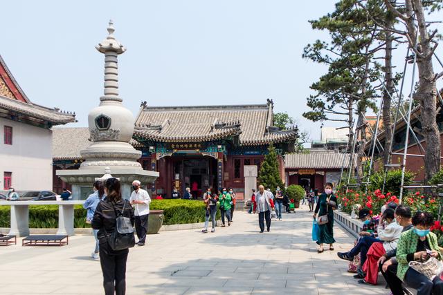 天津香火最旺盛的一座寺庙，曾供奉玄奘法师灵骨，游客络绎不绝