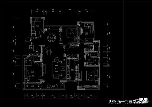 圆形吊顶+黑色连壁橱柜+古铜五金，穿越古典与现代的家