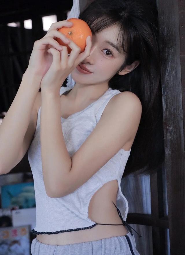 美女写真；橙子的美妙