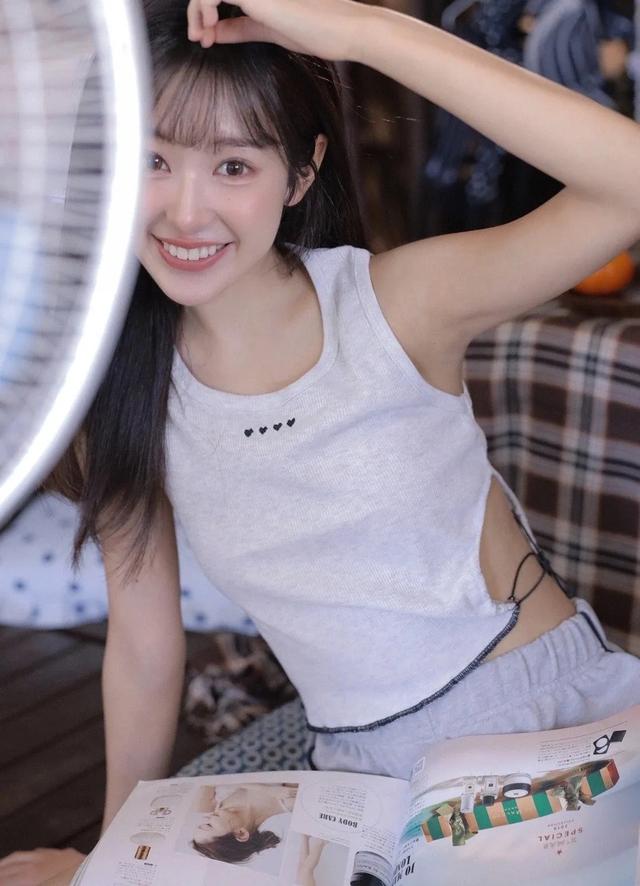 美女写真；橙子的美妙