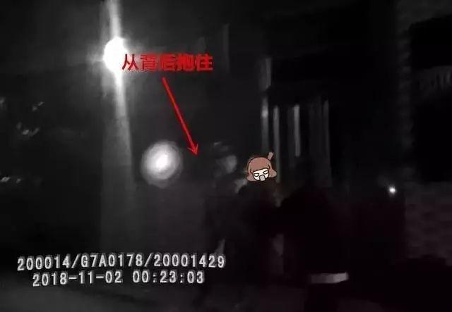 深夜温岭街头，一个情绪激动的美女惊动了特警……（多图）