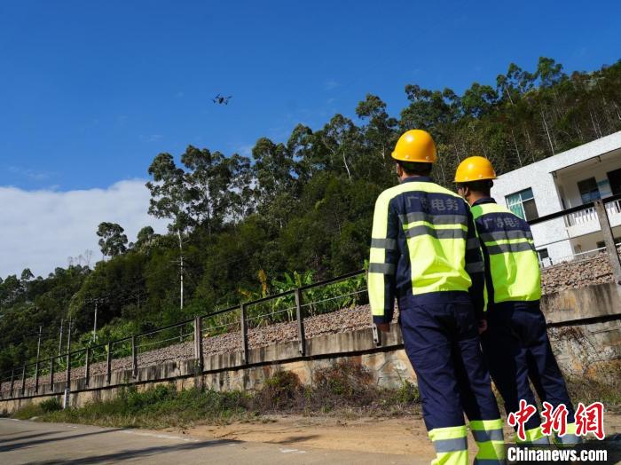 （新春走基层）粤东铁路的“空中哨兵”