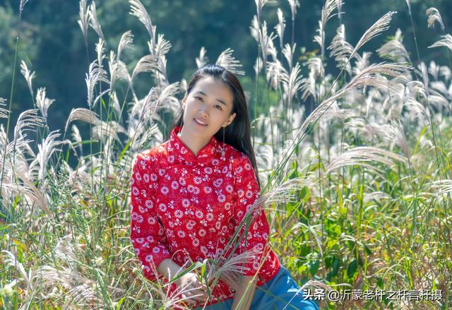 女孩山里红的最炫蒙山丰收节 另类走秀火爆全场 大山深处有美女呀