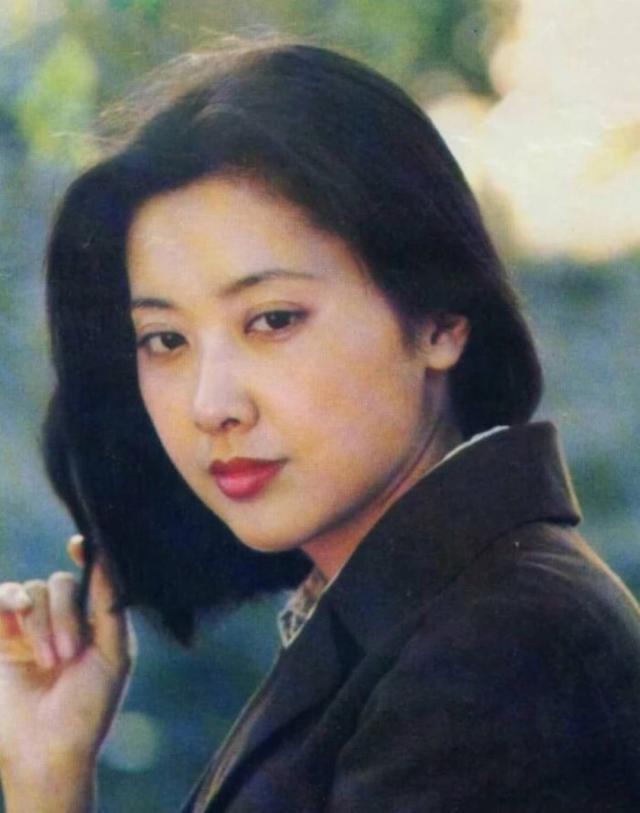 她是中国第一美女，经历过两段婚姻，72岁至今没有孩子