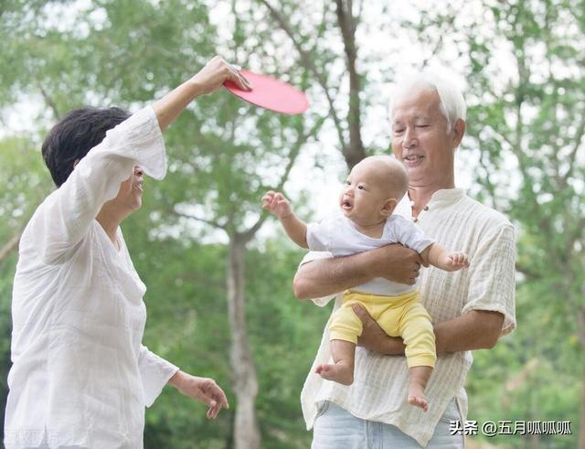 人老了不想被儿女嫌弃，请牢记三条，晚年才更加幸福！