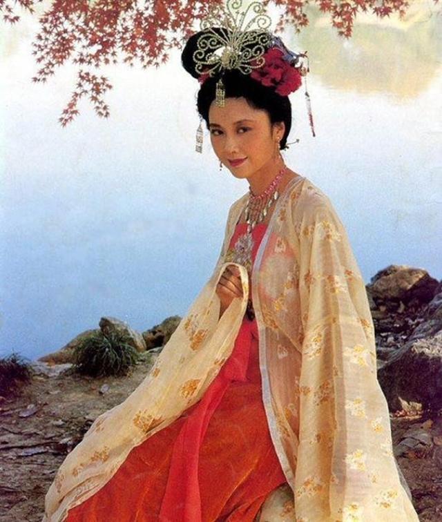 她是中国第一美女，经历过两段婚姻，72岁至今没有孩子