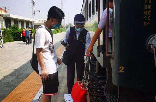 太原客运段银川4616次列车多措并举确保旅客零感染