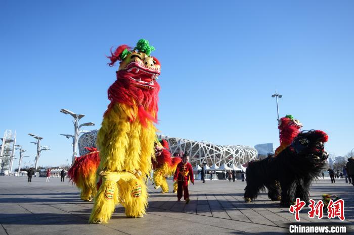 （新春见闻）彩灯点亮上元夜 千余场文旅活动京城闹元宵