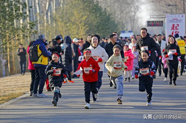 山西临汾：长城小勇士 赛道竞风流