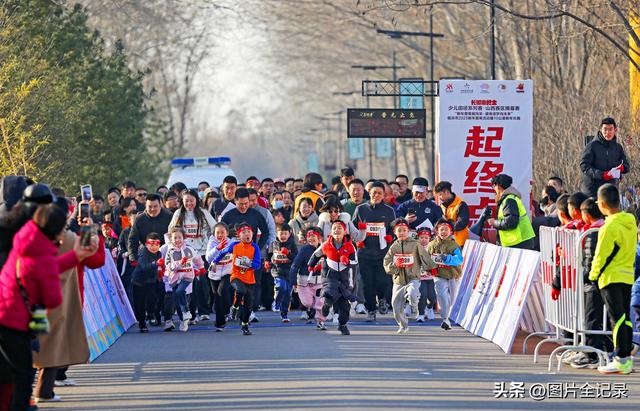 山西临汾：长城小勇士 赛道竞风流