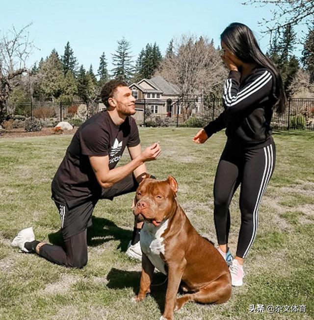 拉文有福气！娇妻发视频截图表达思念，曾被评为NBA第一美女夫人