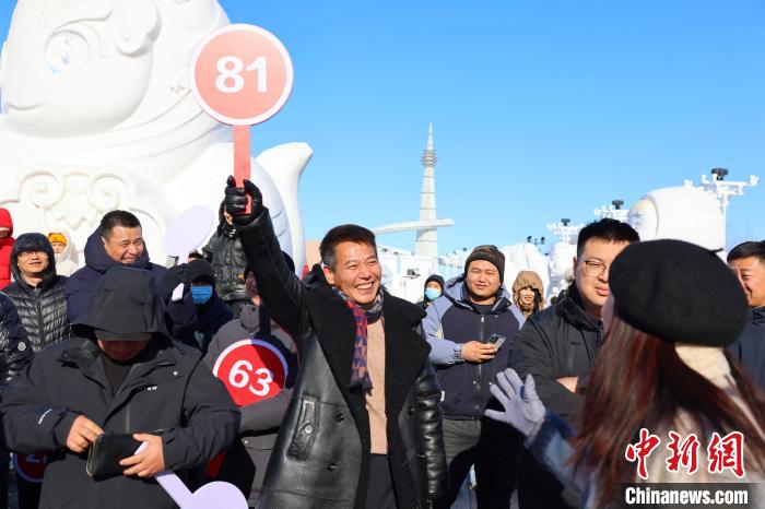 “三花五罗十八子”全都有 同江举行“冰墙奇鱼竞拍”